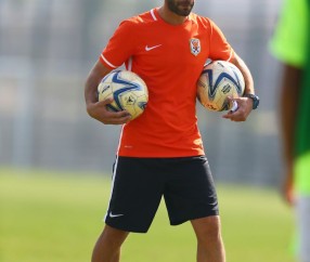 爱游戏(ayx)中国体育国际-山东男篮训练开放日，赛前迎来里程碑引欢呼，葡超在即，心理建设被强调的简单介绍