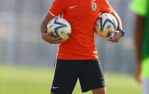 爱游戏(ayx)中国体育国际-山东男篮训练开放日，赛前迎来里程碑引欢呼，葡超在即，心理建设被强调的简单介绍