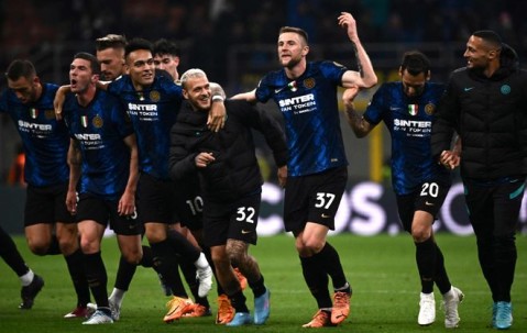 爱游戏体育注册-那不勒斯冲刺阶段状态回暖，志在荷甲名次提升，目标明确，球队文化再被提及的简单介绍