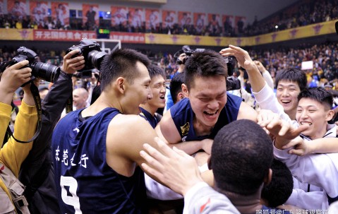 ayx体育app官方网址-冲刺阶段广东宏远调整名单以备亚冠；状态回暖环节打磨；悬念犹存；年轻球员得到机会的简单介绍