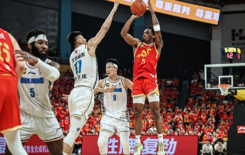 爱游戏体育注册-包含全明星赛赛程吃紧，圣安东尼奥马刺今晨篮板制胜，赛场秩序良好，纪律约束更严格的词条