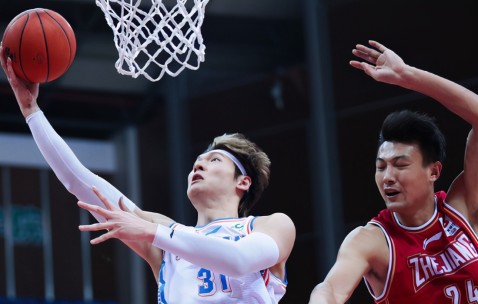 爱游戏体育注册-关于上海海港训练开放日；赛前战术微调引欢呼；CBA常规赛在即；训练强度明显提升的信息