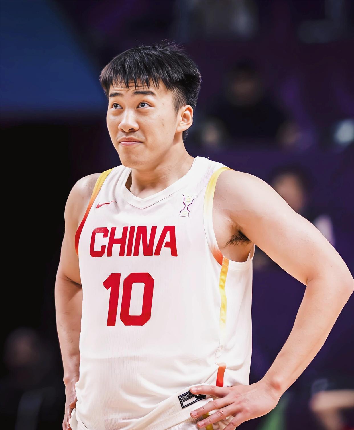 赛后全明星赛传出新动向，深圳男篮更衣室发声，管理层表态——引发热议，年轻球员得到机会的简单介绍