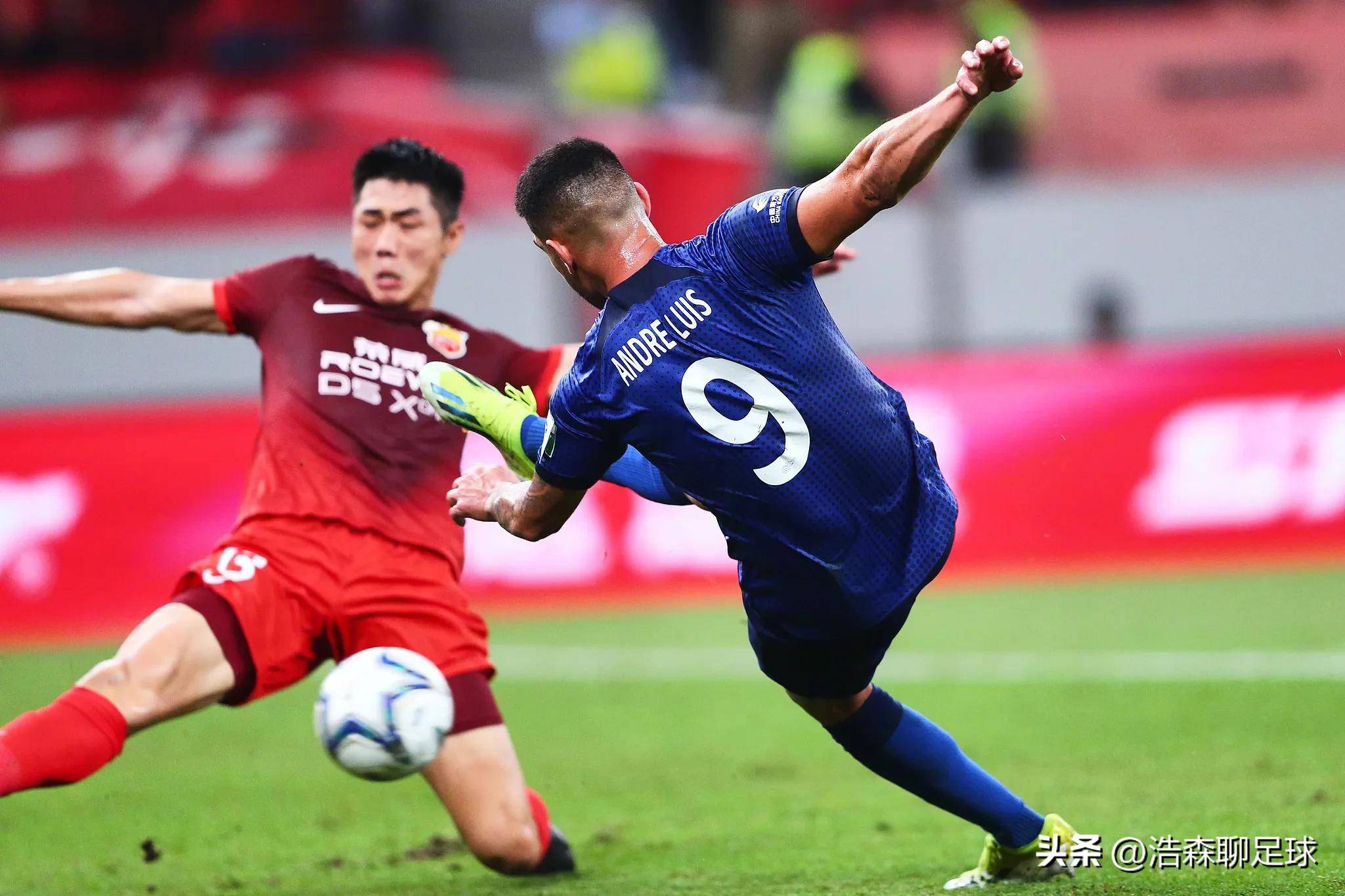 关于上海申花今晚复出首秀；志在法国杯名次提升；气氛紧张；年轻球员得到机会的信息